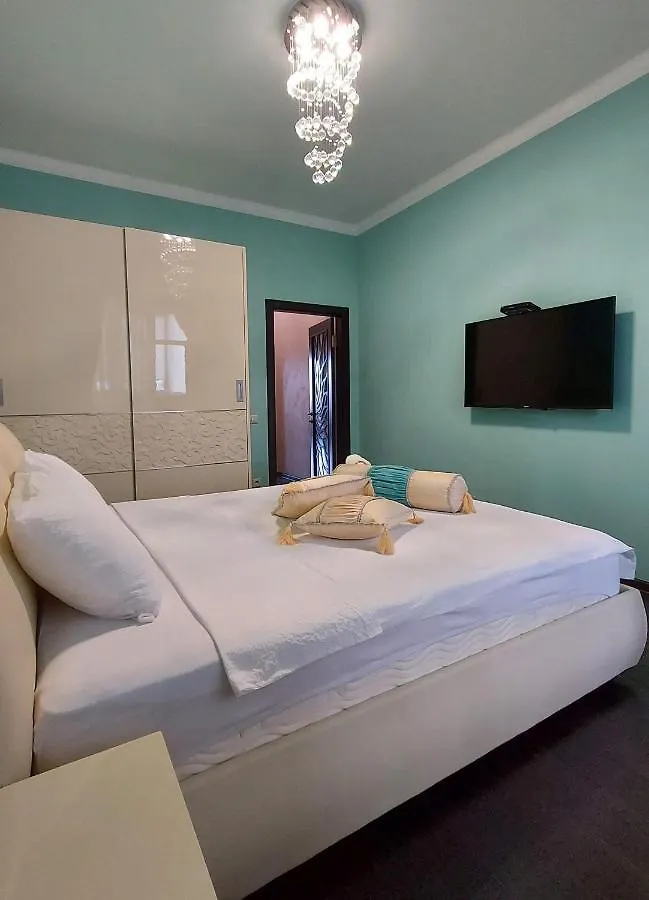 Просторі Апартаменти Kyiv Apartment